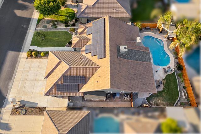 2845 Kensington Court, Hanford, CA 93230