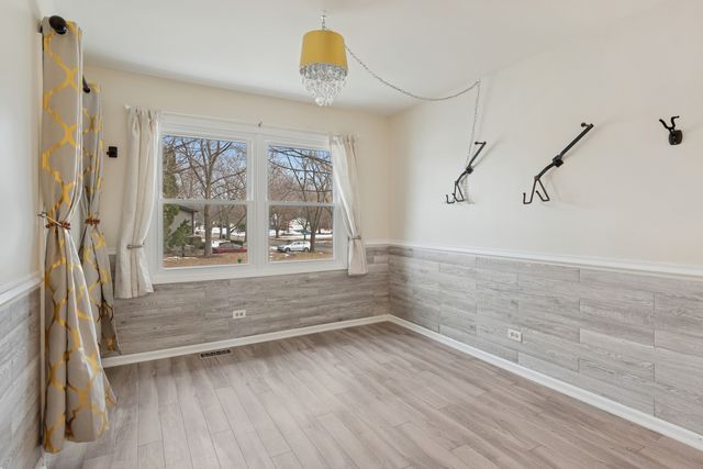 103 Richter Road, Batavia, IL 60510