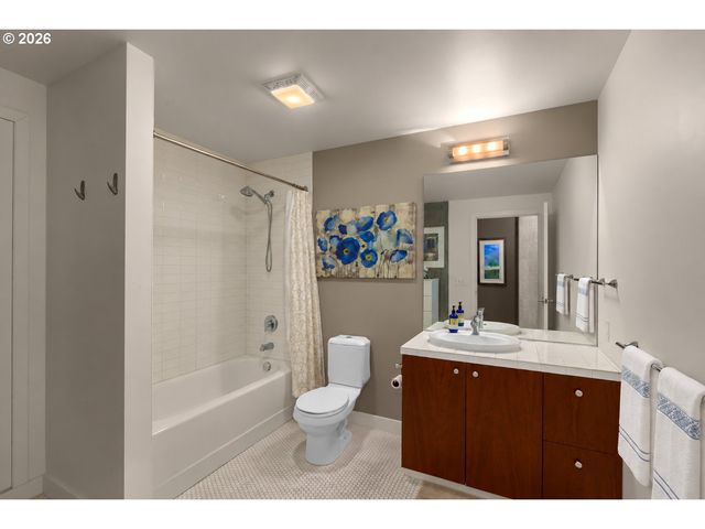 1926 W BURNSIDE St 807, Portland, OR 97209