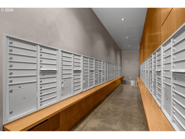 1926 W BURNSIDE St 807, Portland, OR 97209