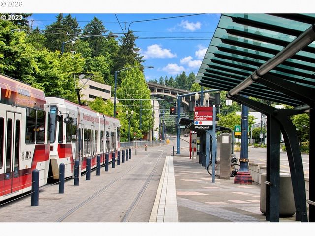 1926 W BURNSIDE St 807, Portland, OR 97209