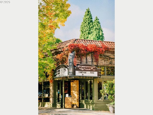 1926 W BURNSIDE St 807, Portland, OR 97209