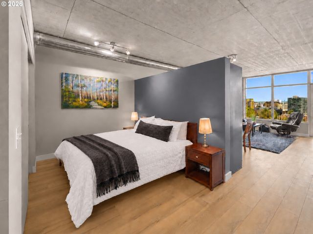 1926 W BURNSIDE St 807, Portland, OR 97209