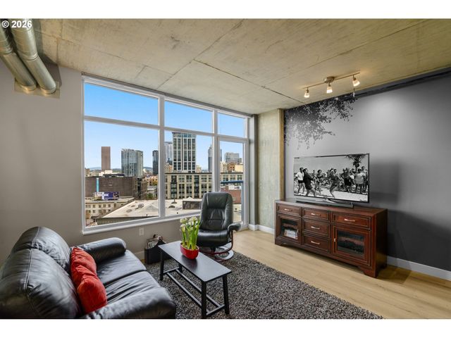 1926 W BURNSIDE St 807, Portland, OR 97209