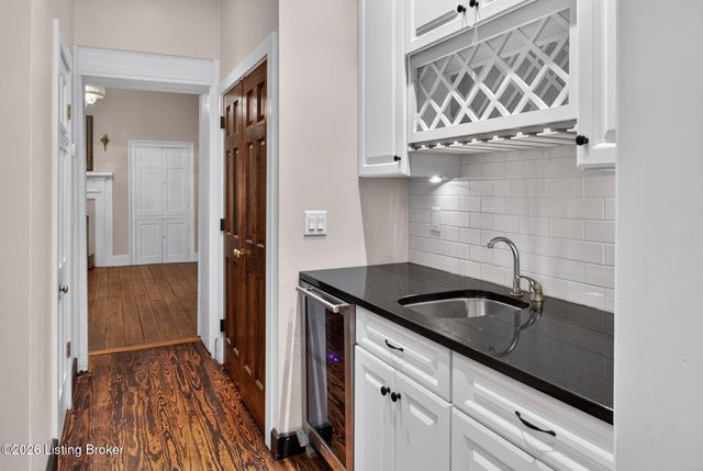 712 E Main St, Madison, IN 47250