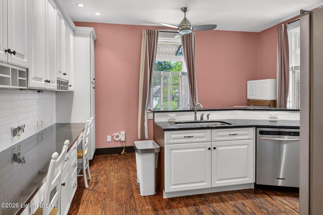 712 E Main St, Madison, IN 47250