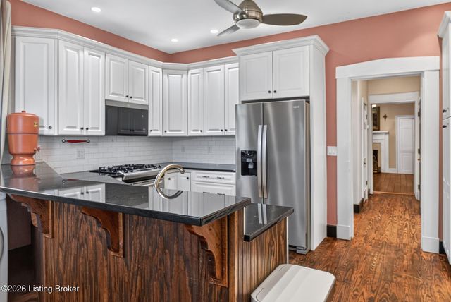 712 E Main St, Madison, IN 47250