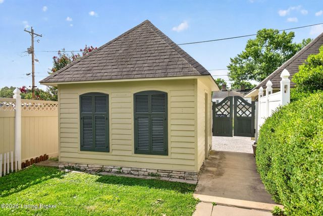 712 E Main St, Madison, IN 47250
