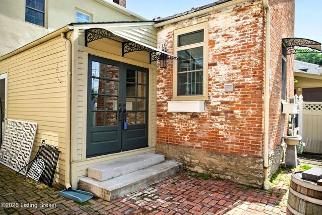 712 E Main St, Madison, IN 47250