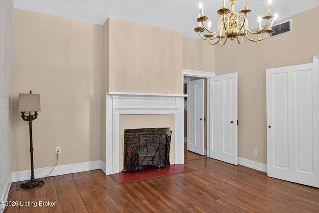 712 E Main St, Madison, IN 47250