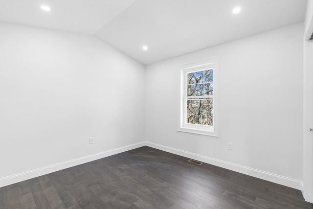 15 Jean Street, Acushnet, MA 02743