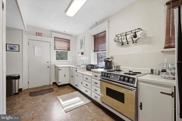 502 DARBY RD, Havertown, PA 19083