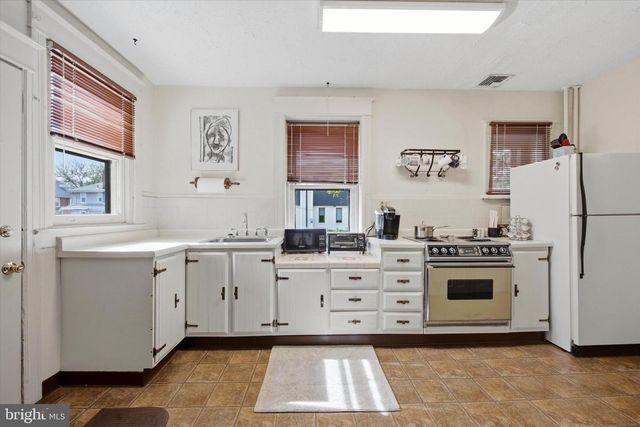 502 DARBY RD, Havertown, PA 19083