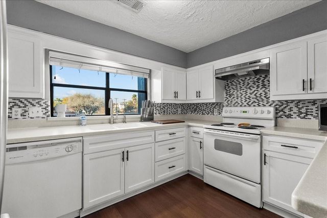 671 Davis Road, League City, TX 77573