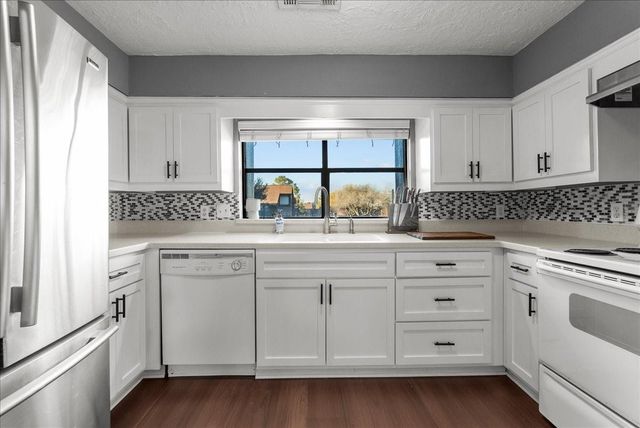 671 Davis Road, League City, TX 77573