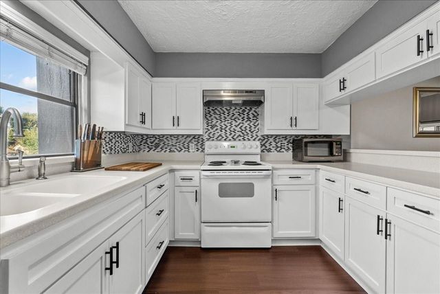 671 Davis Road, League City, TX 77573