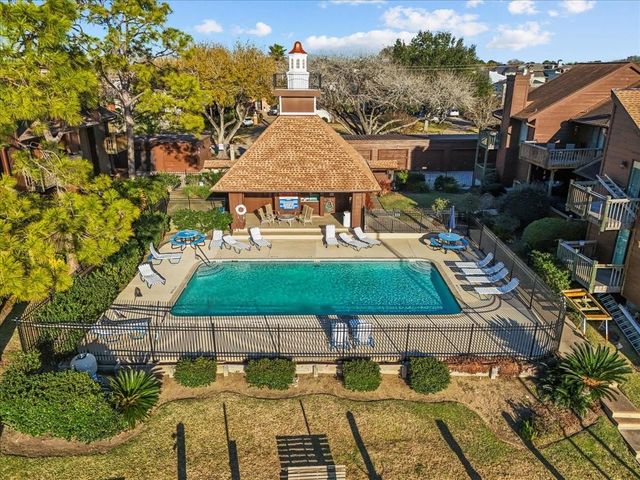 671 Davis Road, League City, TX 77573