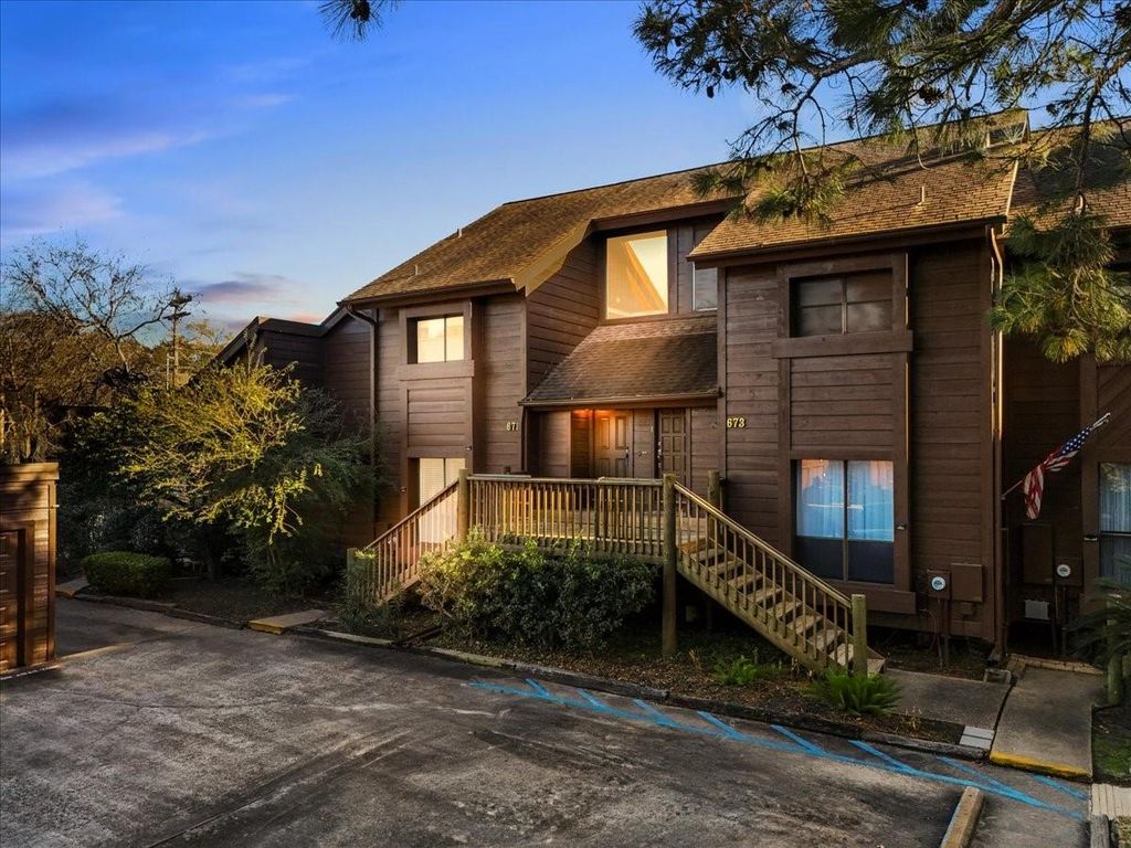 671 Davis Road, League City, TX 77573