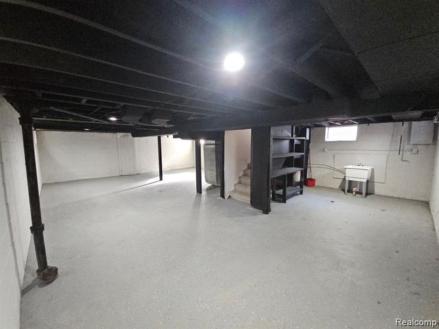 20300 Elkhart Street, Harper Woods, MI 48225