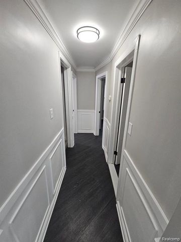 20300 Elkhart Street, Harper Woods, MI 48225