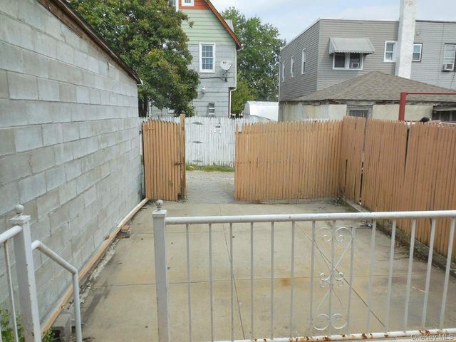25-53 McIntosh Street, East Elmhurst, NY 11369