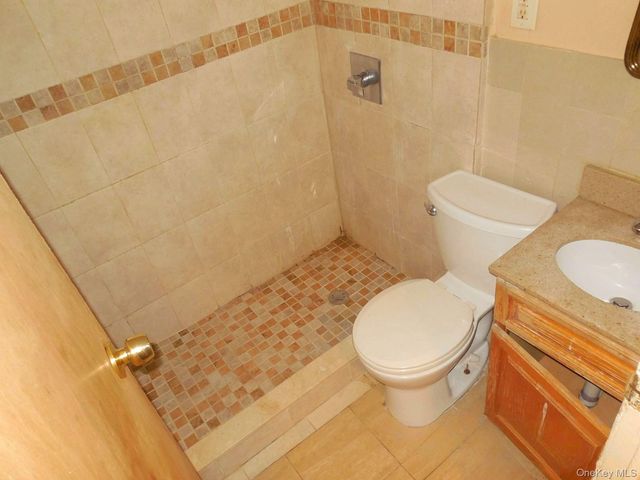 25-53 McIntosh Street, East Elmhurst, NY 11369