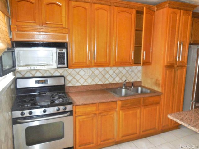 25-53 McIntosh Street, East Elmhurst, NY 11369