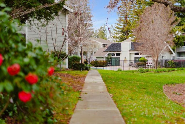 938 Clark Avenue 50, Mountain View, CA 94040