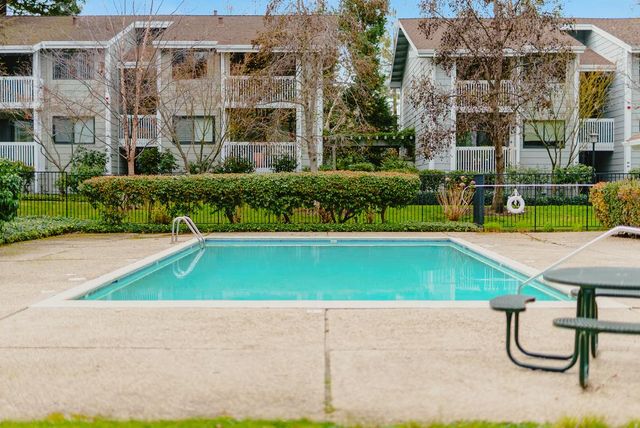 938 Clark Avenue 50, Mountain View, CA 94040