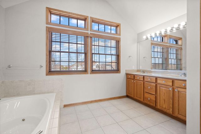 116 Salisbury Drive, Munster, IN 46321