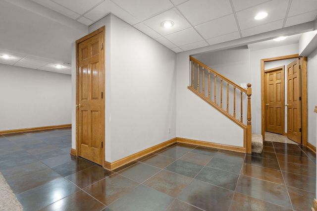 116 Salisbury Drive, Munster, IN 46321