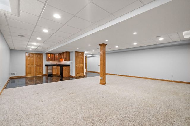 116 Salisbury Drive, Munster, IN 46321