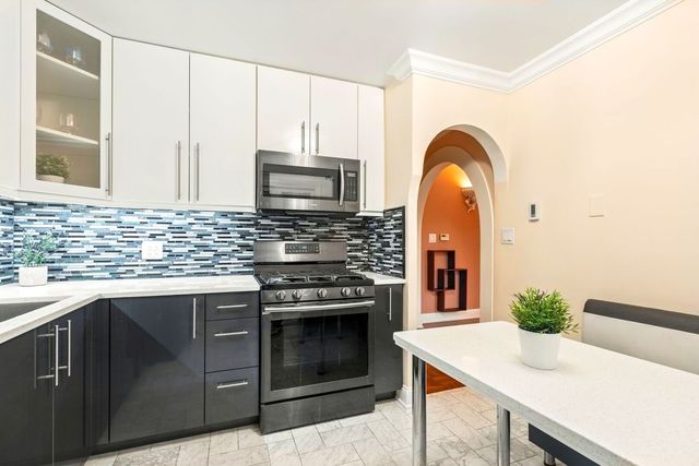 1450 W Sandpebble Drive 347, Wheeling, IL 60090
