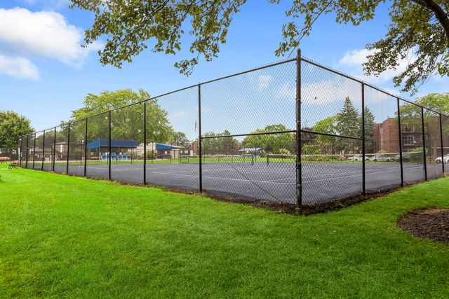 1450 W Sandpebble Drive 347, Wheeling, IL 60090