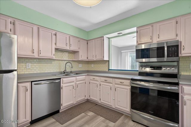 49 Cheryl Court, Troy, NY 12180