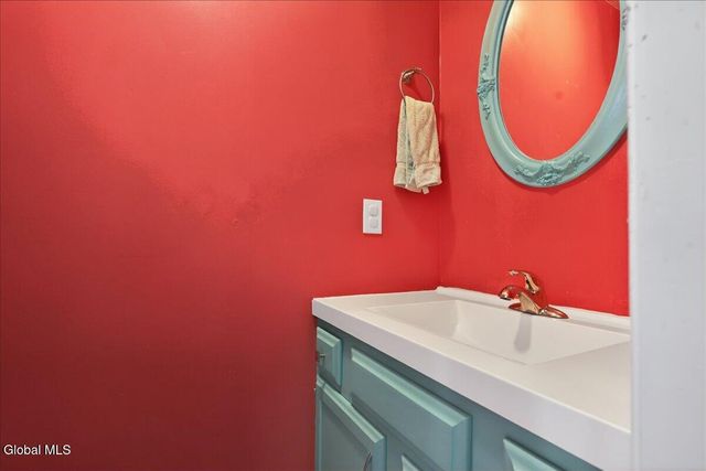 49 Cheryl Court, Troy, NY 12180