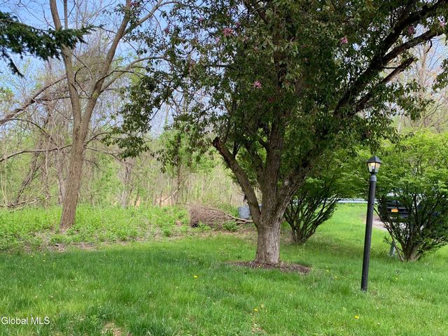 49 Cheryl Court, Troy, NY 12180