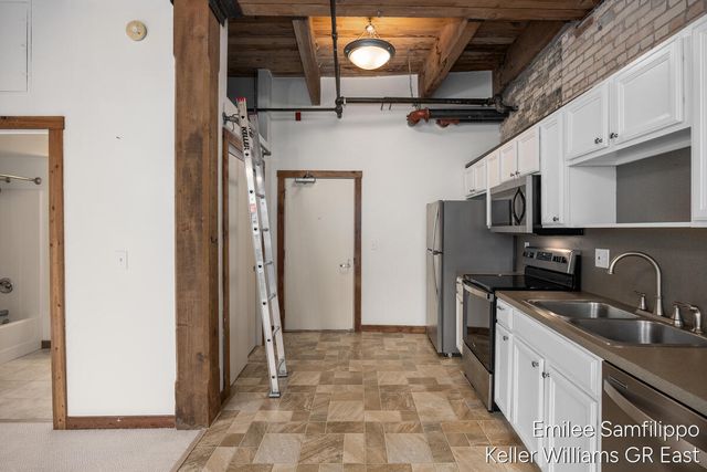 940 Monroe Avenue NW 415, Grand Rapids, MI 49503