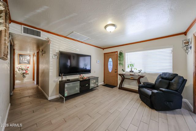 4332 W CLARENDON Avenue, Phoenix, AZ 85031