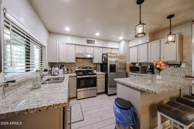 4332 W CLARENDON Avenue, Phoenix, AZ 85031