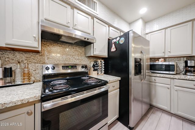 4332 W CLARENDON Avenue, Phoenix, AZ 85031
