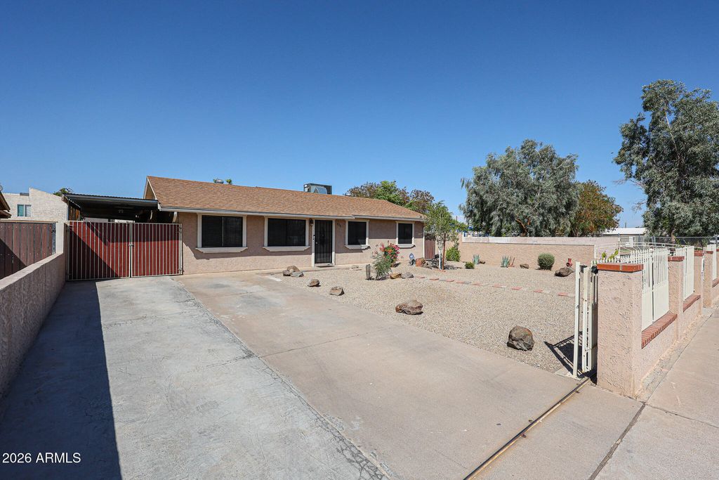 4332 W CLARENDON Avenue, Phoenix, AZ 85031