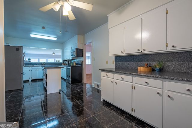 112 College Circle, Cedartown, GA 30125