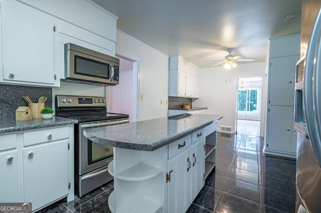 112 College Circle, Cedartown, GA 30125