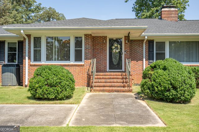 112 College Circle, Cedartown, GA 30125