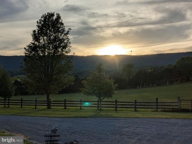 2301 S PAGE VALLEY RD, Luray, VA 22835
