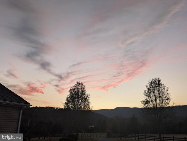 2301 S PAGE VALLEY RD, Luray, VA 22835