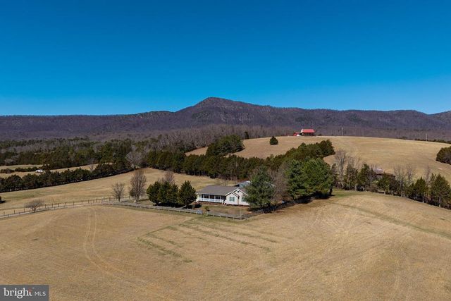 2301 S PAGE VALLEY RD, Luray, VA 22835