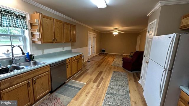 2301 S PAGE VALLEY RD, Luray, VA 22835