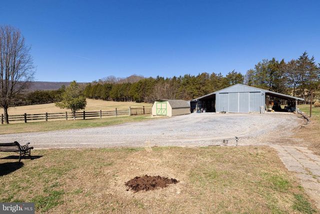 2301 S PAGE VALLEY RD, Luray, VA 22835